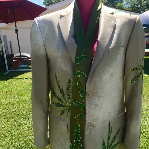 I’m Cleaning The closet Never used - Picture 2 of 6